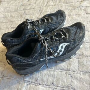 SAUCONY EXCURSION TR13 BLACK TRAIL VERSA FOAM XT-900 SHOES WOMEN’S SIZE US 8.5